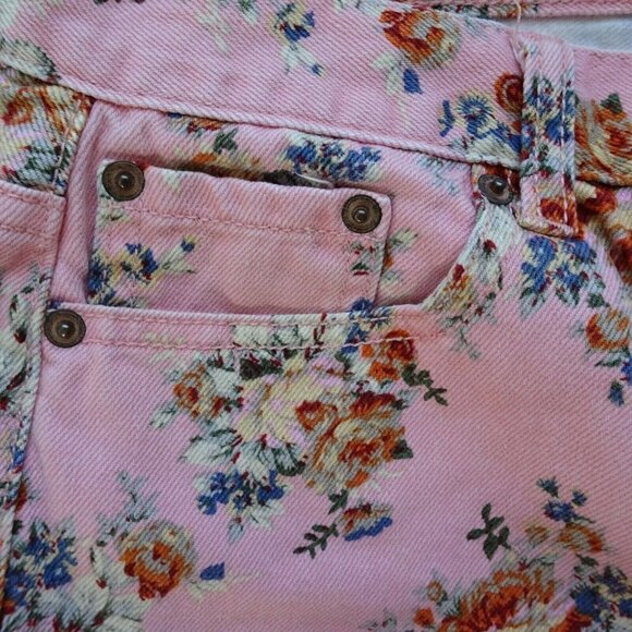 💰3/$25 Forever 21 Women's Floral Denim Jean Shorts Button Fly Pink Festival 30 - Picture 5 of 12